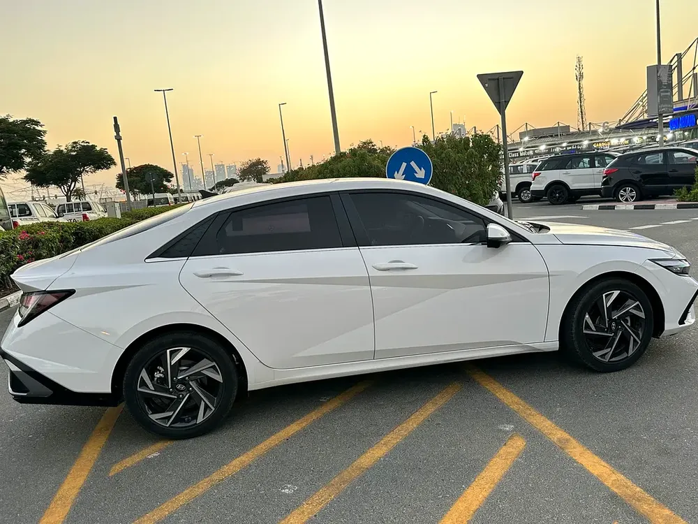 760/- AED EMI 2025 Hyundai Elantra Elite Edition - Chinese Specs UnderWarranty + Service Contract - Image 6