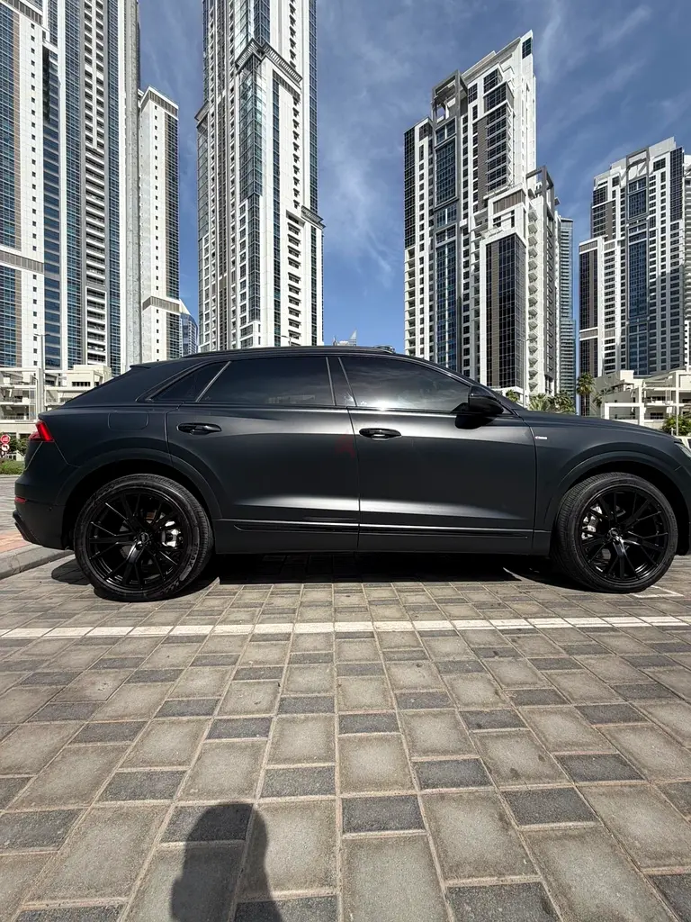 Audi q8 55 tfsi quattro s Line - Image 4