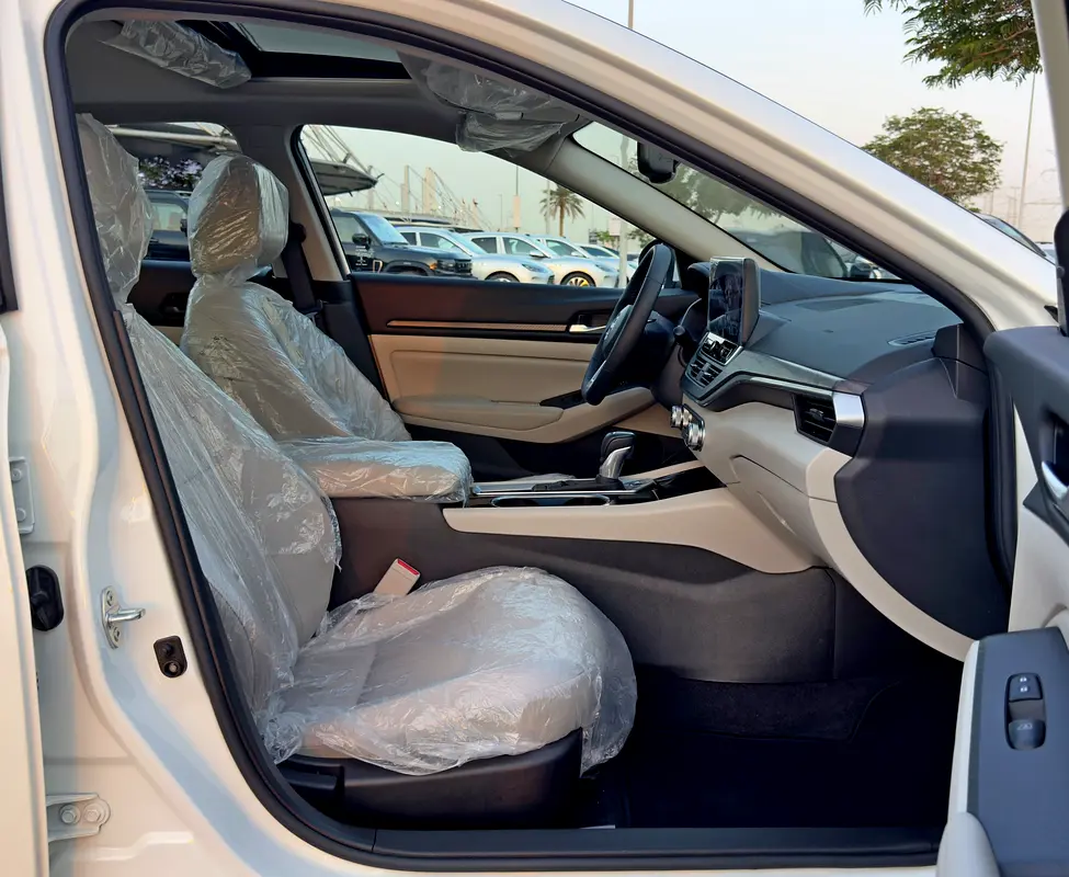 2025 Nissan Altima 2.5 SV, Dealer Warranty and Service Package, GCC Specifications - Image 11