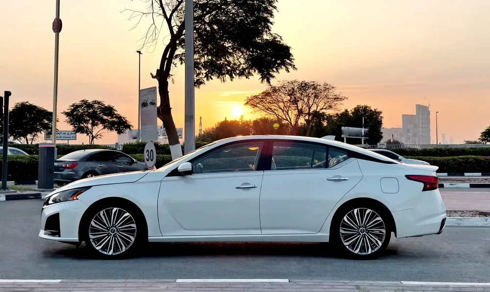 2025 Nissan Altima 2.5 SV, Dealer Warranty and Service Package, GCC Specifications - Image 4