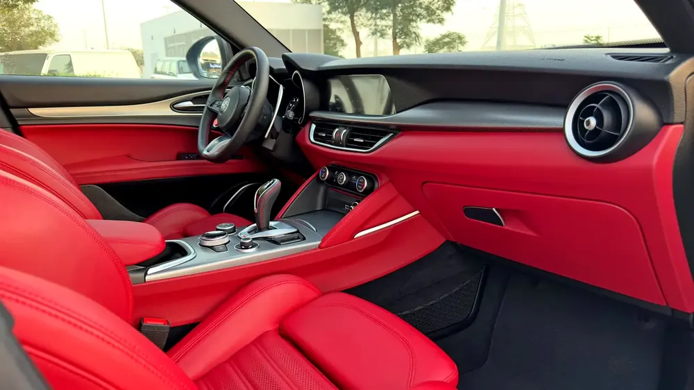 2022 Alfa Romeo Stelvio Veloce Q4, GCC Specifications - Image 10