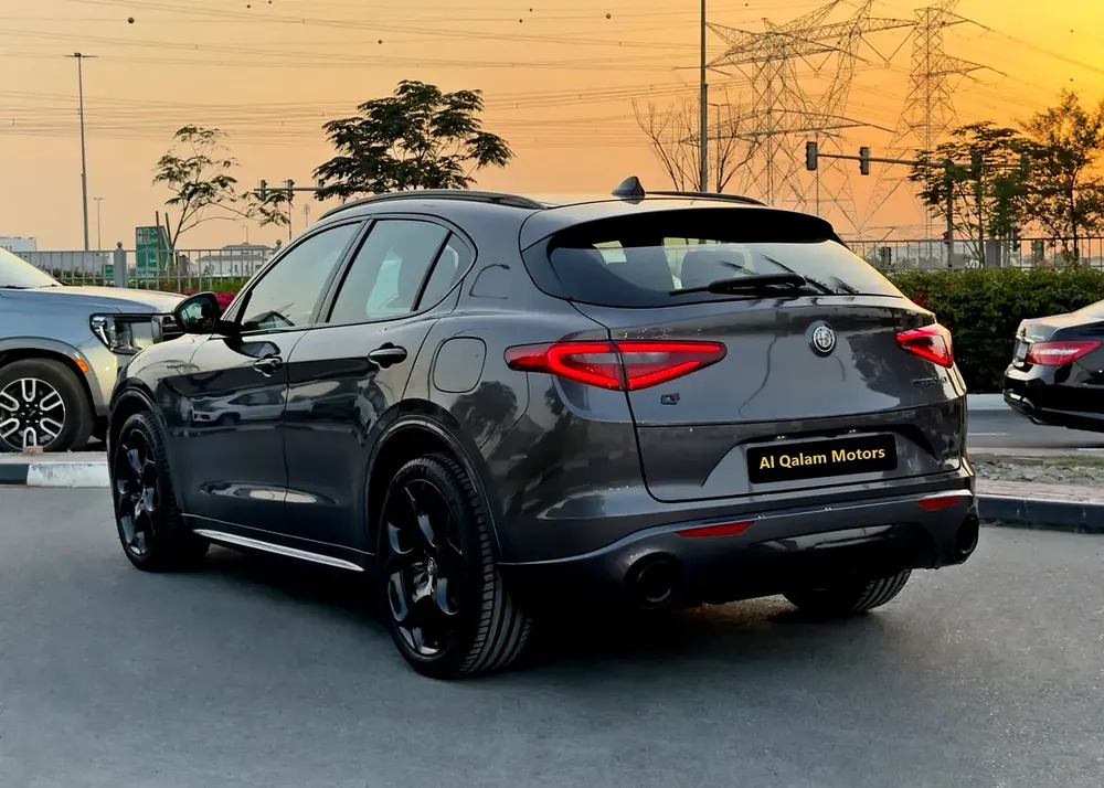 2022 Alfa Romeo Stelvio Veloce Q4, GCC Specifications - Image 5