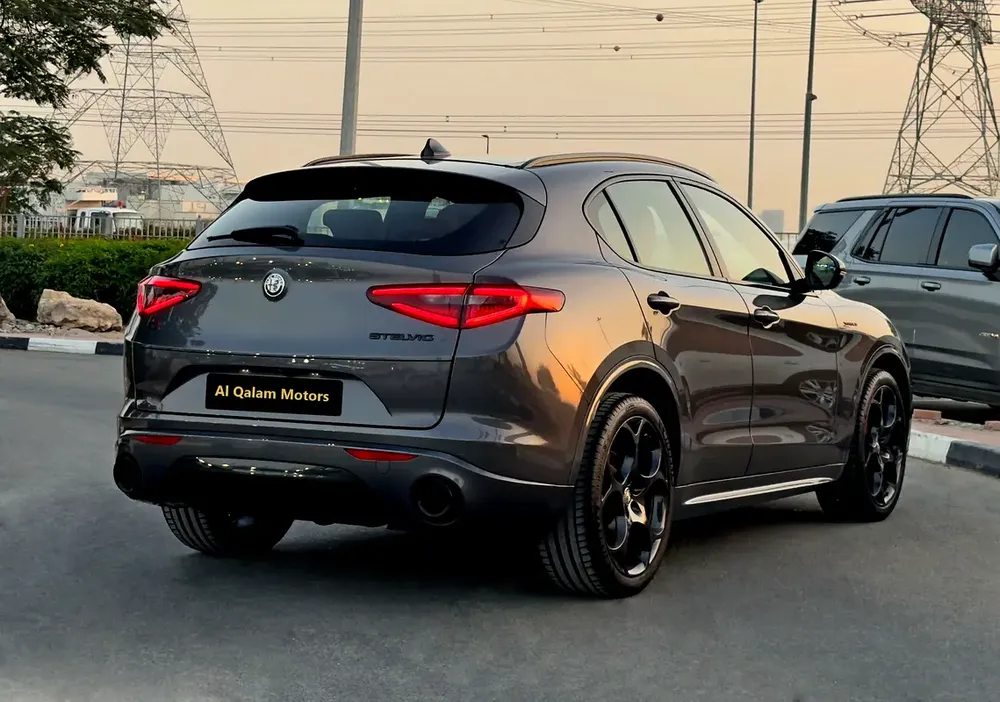2022 Alfa Romeo Stelvio Veloce Q4, GCC Specifications - Image 7