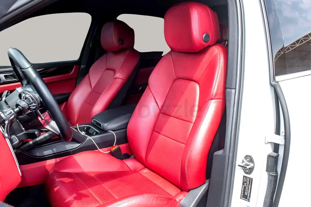 AED 3949/month | 2022 Porsche Cayenne Standard | GCC Specs | Ref#381337 - Image 13