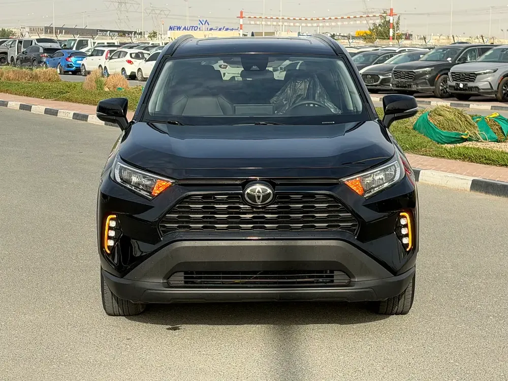 2019 Toyota RAV4 XLE - American Specs - GCC Ready! - Image 4
