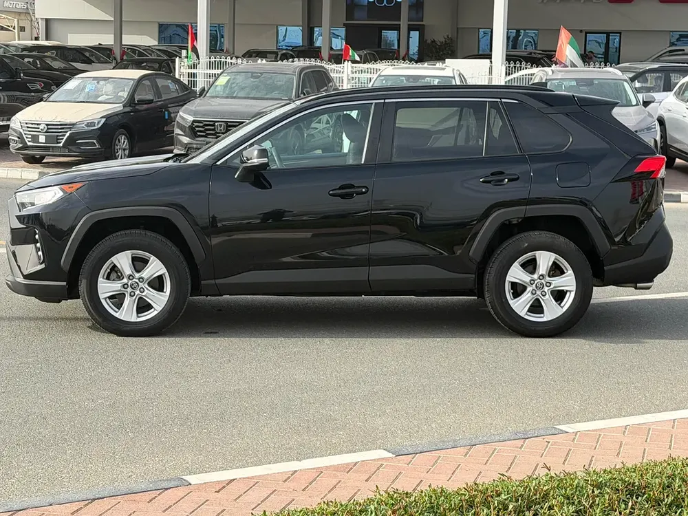 2019 Toyota RAV4 XLE - American Specs - GCC Ready! - Image 6