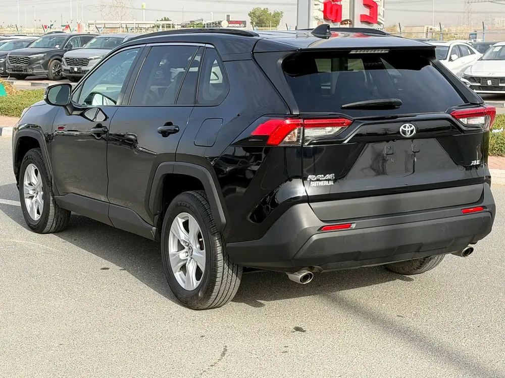 2019 Toyota RAV4 XLE - American Specs - GCC Ready! - Image 7