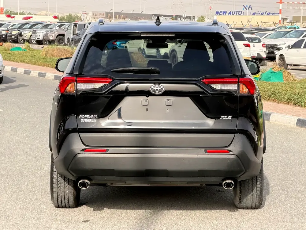 2019 Toyota RAV4 XLE - American Specs - GCC Ready! - Image 8