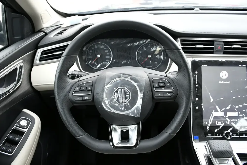 2025 MG RX5 1.5L Comfort Panoramic Roof  Black (Ready Stock) - Image 15