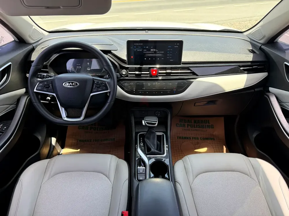 JAC JS4 TURBO 2023 | GCC Specs | Low Mileage | Warranty - Image 13