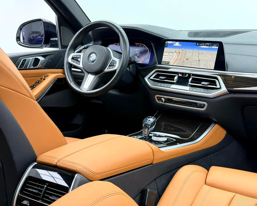 2022 BMW X5 xDrive40i M-Sport, 2026 BMW Warranty + Service Pack, Very Low Km, Fully Loaded, GCC - Image 11