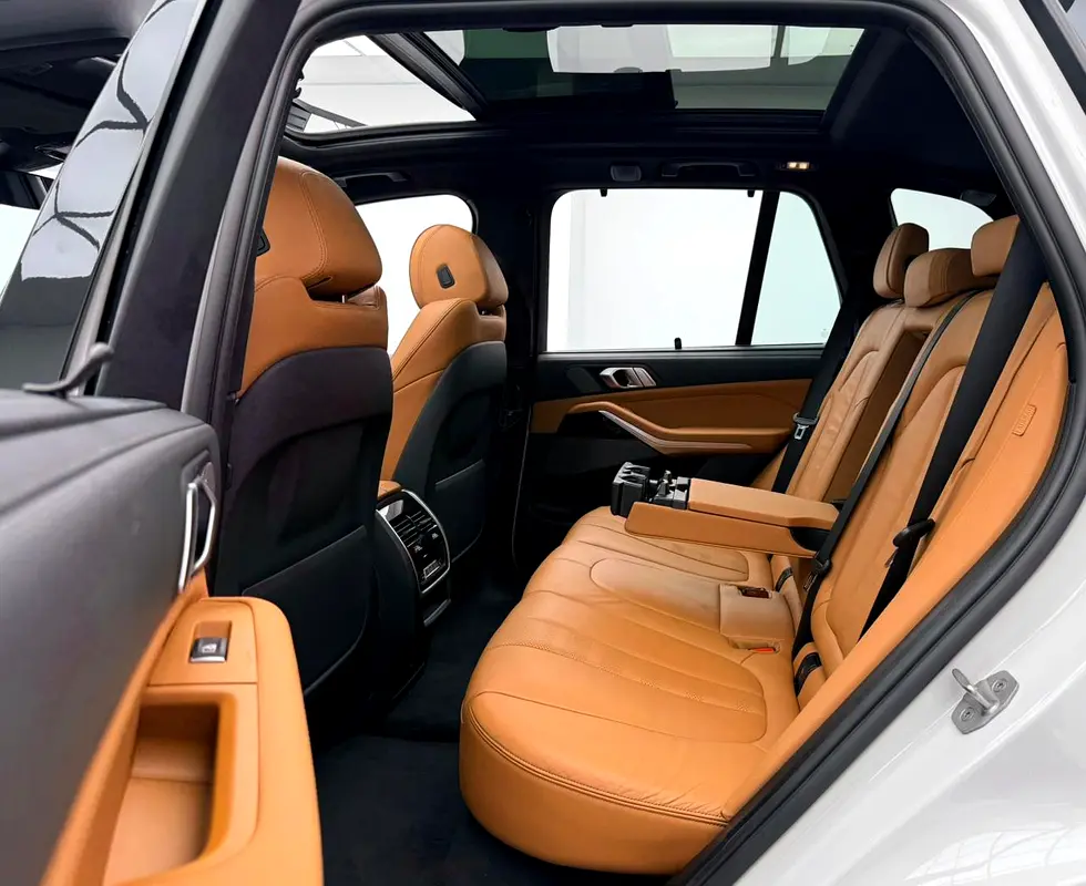 2022 BMW X5 xDrive40i M-Sport, 2026 BMW Warranty + Service Pack, Very Low Km, Fully Loaded, GCC - Image 17