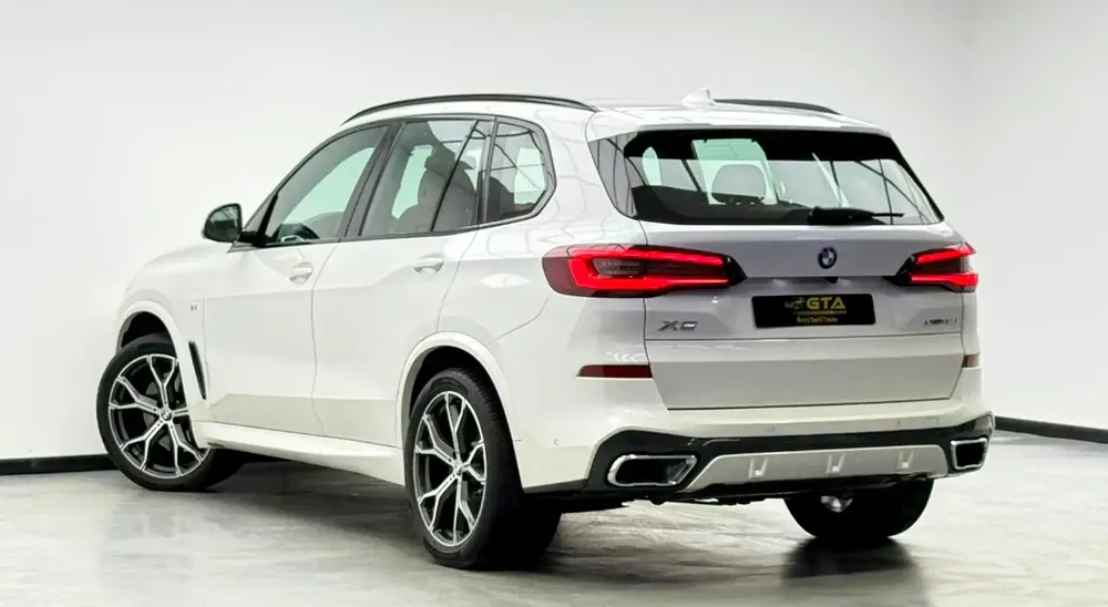 2022 BMW X5 xDrive40i M-Sport, 2026 BMW Warranty + Service Pack, Very Low Km, Fully Loaded, GCC - Image 6