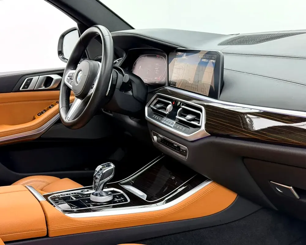 2022 BMW X5 xDrive40i M-Sport, 2026 BMW Warranty + Service Pack, Very Low Km, Fully Loaded, GCC - Image 7