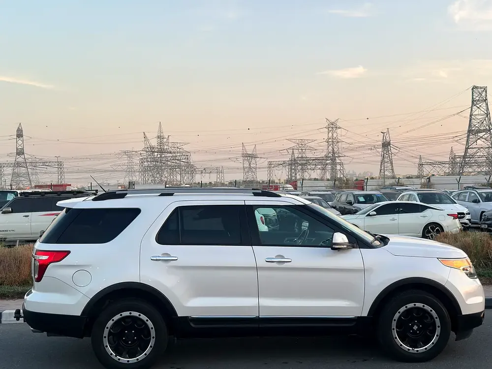 FORD EXPLORER LIMITED 2014 V6 4WD FRESH JAPAN IMPORTED LOW MILEAGE 83000 kms - Image 10