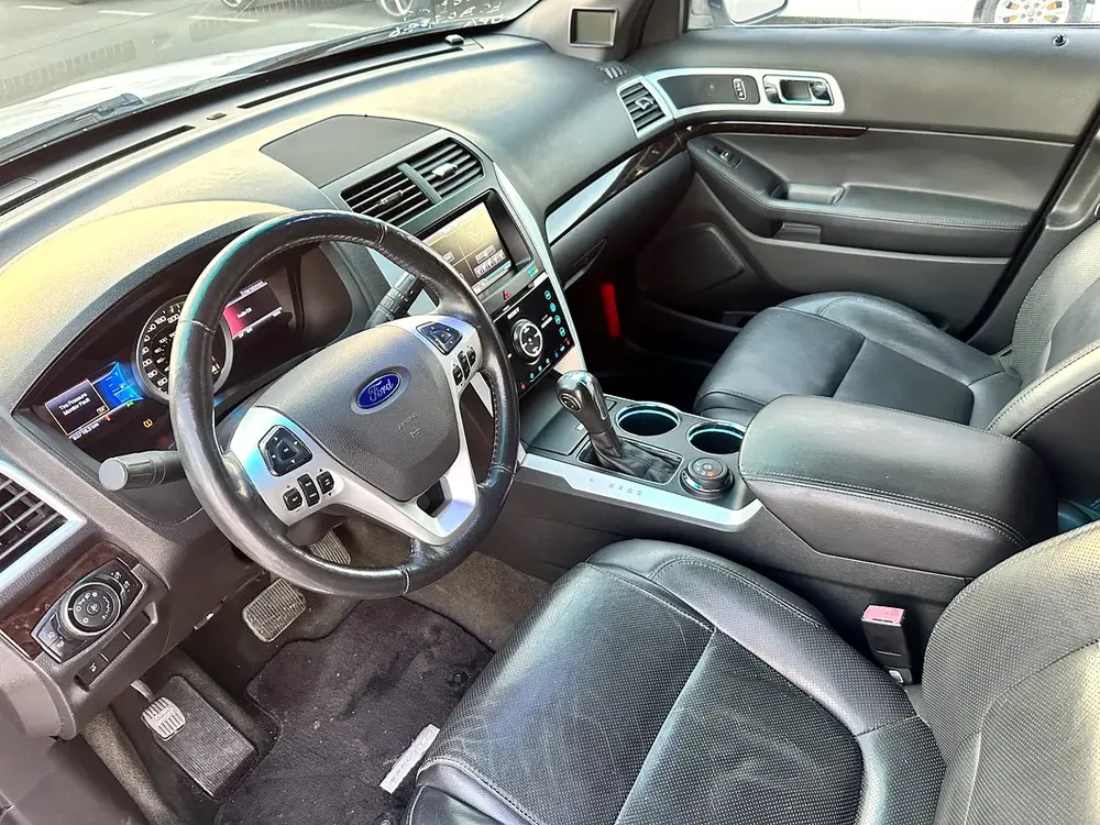 FORD EXPLORER LIMITED 2014 V6 4WD FRESH JAPAN IMPORTED LOW MILEAGE 83000 kms - Image 14