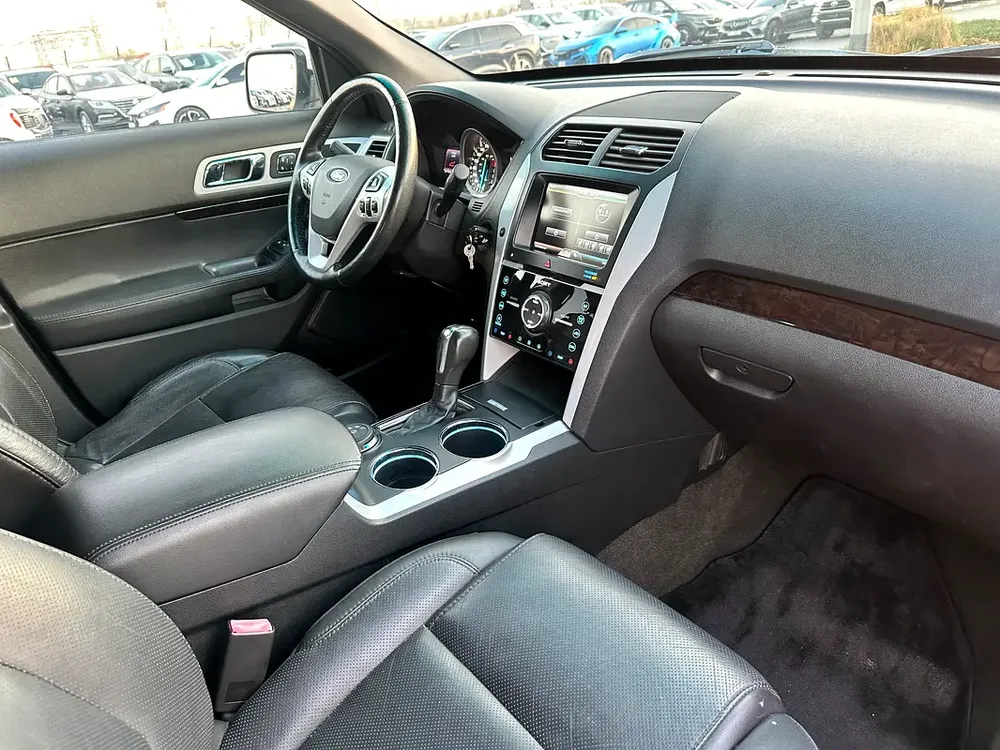 FORD EXPLORER LIMITED 2014 V6 4WD FRESH JAPAN IMPORTED LOW MILEAGE 83000 kms - Image 17
