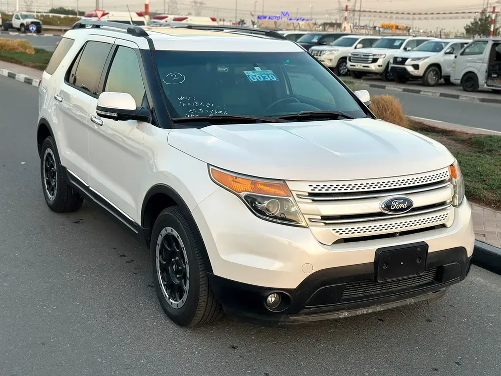 FORD EXPLORER LIMITED 2014 V6 4WD FRESH JAPAN IMPORTED LOW MILEAGE 83000 kms - Image 6