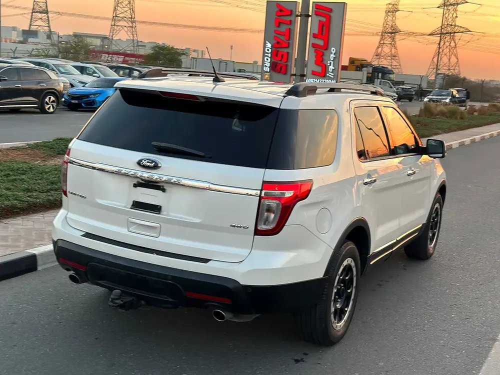 FORD EXPLORER LIMITED 2014 V6 4WD FRESH JAPAN IMPORTED LOW MILEAGE 83000 kms - Image 7
