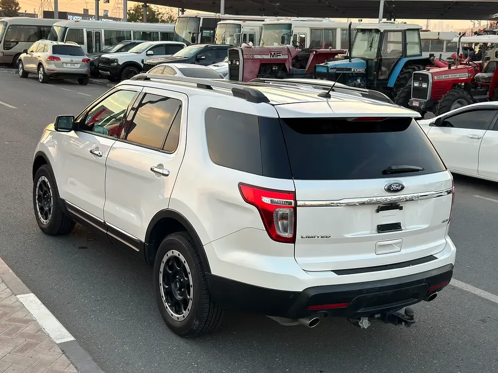 FORD EXPLORER LIMITED 2014 V6 4WD FRESH JAPAN IMPORTED LOW MILEAGE 83000 kms - Image 8