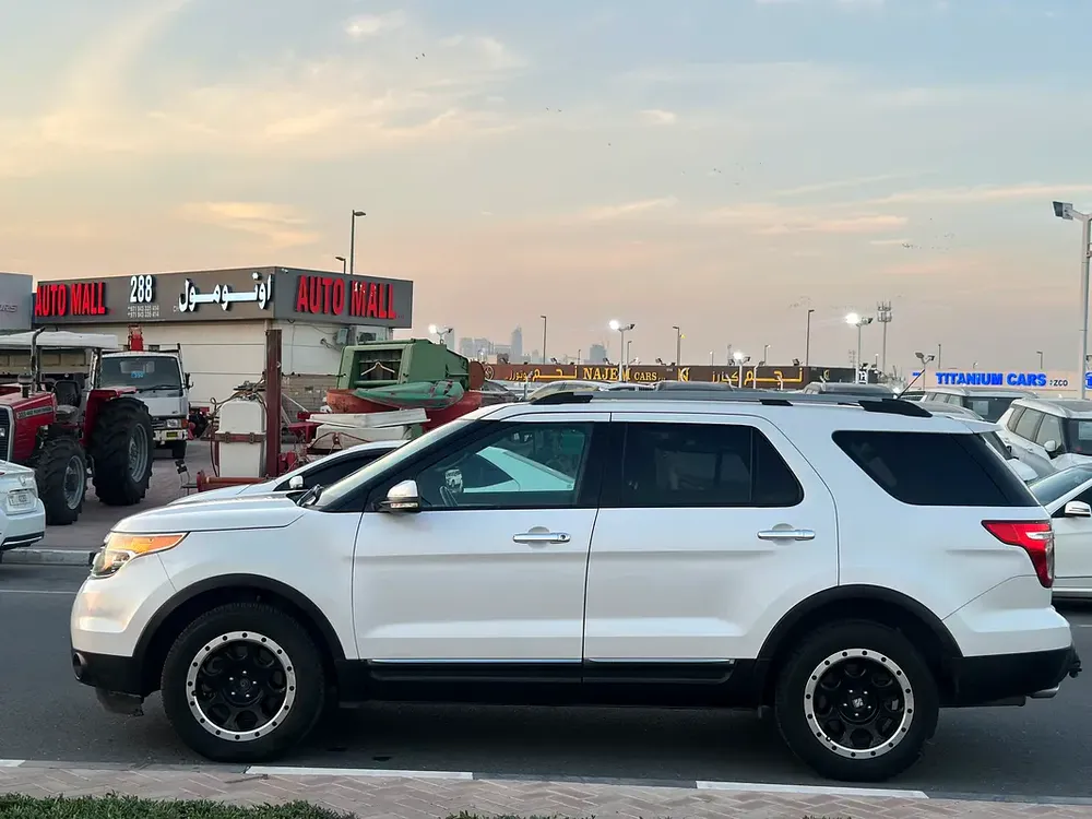 FORD EXPLORER LIMITED 2014 V6 4WD FRESH JAPAN IMPORTED LOW MILEAGE 83000 kms - Image 9
