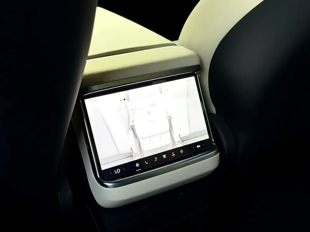 TESLA MODEL X LONG RANGE - MODEL 2024 - GCC SPECS - NO ACCIDENT OR PAINT - UNDER WARRANTY + SERVICE - Image 13