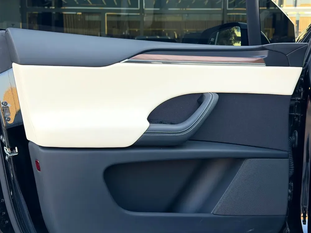 TESLA MODEL X LONG RANGE - MODEL 2024 - GCC SPECS - NO ACCIDENT OR PAINT - UNDER WARRANTY + SERVICE - Image 4