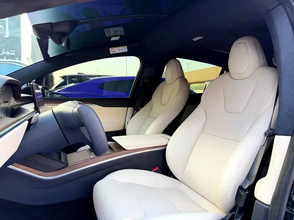TESLA MODEL X LONG RANGE - MODEL 2024 - GCC SPECS - NO ACCIDENT OR PAINT - UNDER WARRANTY + SERVICE - Image 5