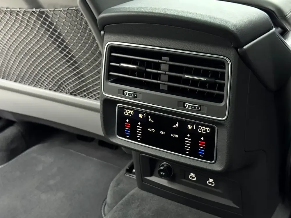 Q8 PROGRESS BLACK QUATTRO 55 TFSI | Warranty | Service - Image 17