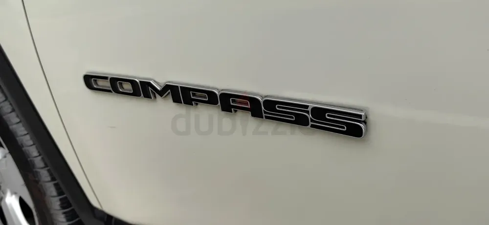 LOW MILES 2020 JEEP COMPASS LONGITUDE GCC SPECS 4X4 - EXCELLENT CONDITION - Image 13