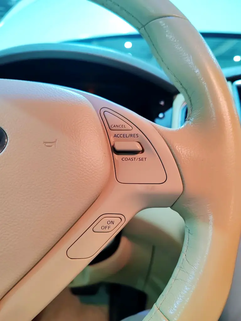 Infiniti QX50 Luxury 2015 GCC Specs excellent condition - Image 15