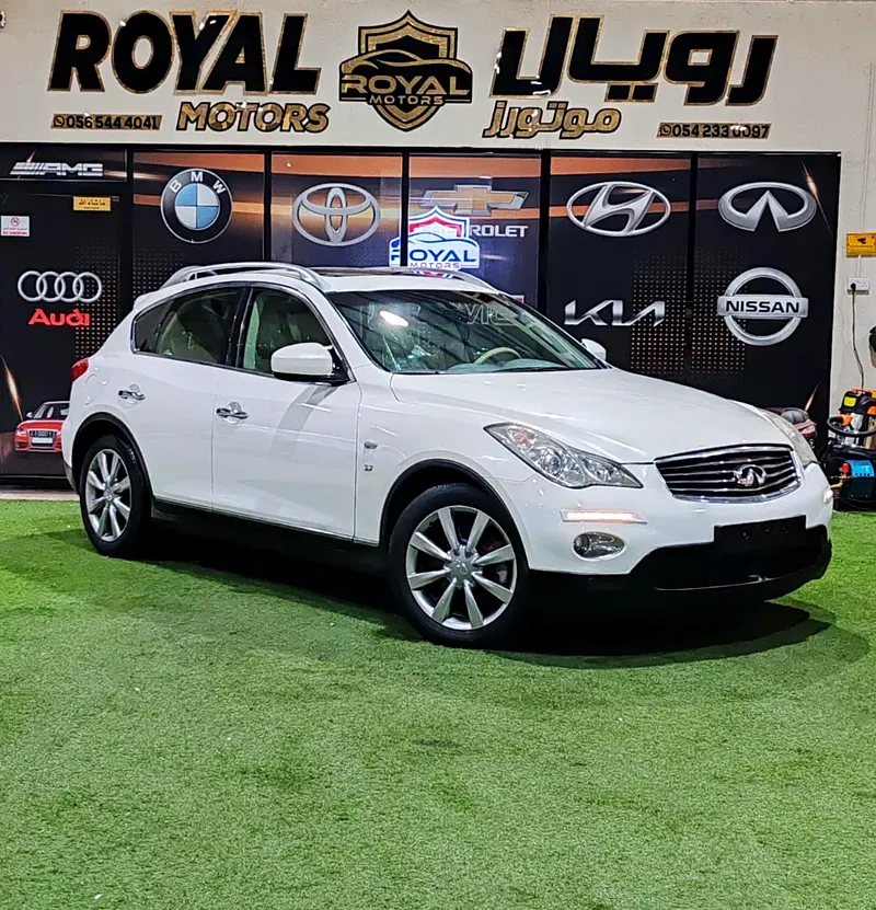 Infiniti QX50 Luxury 2015 GCC Specs excellent condition - Image 6