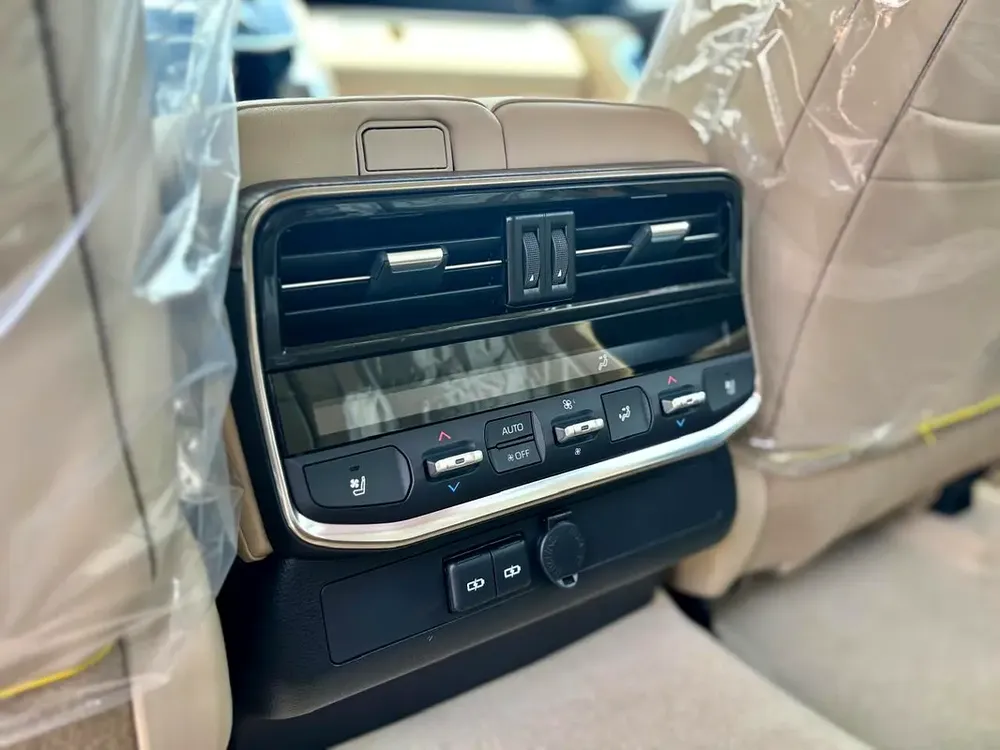 Toyota Land Cruiser VXR 2026 - GCC Specs - Brand New - Image 5