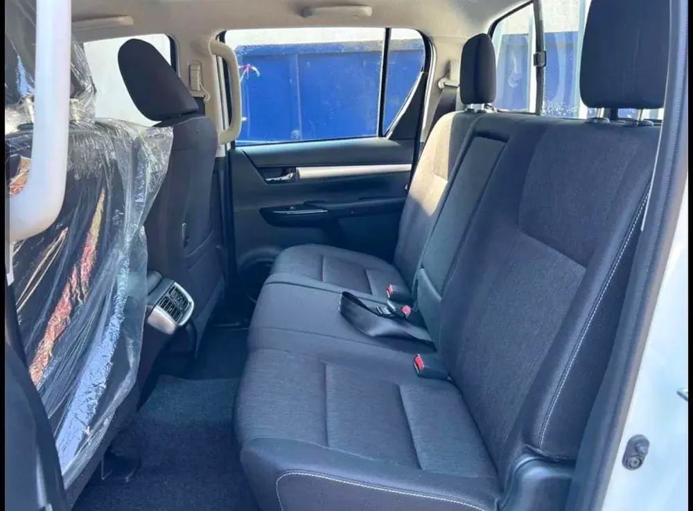 Toyota Hilux 2.4 double cab 4x4 GLX auto 
2025 - Image 12