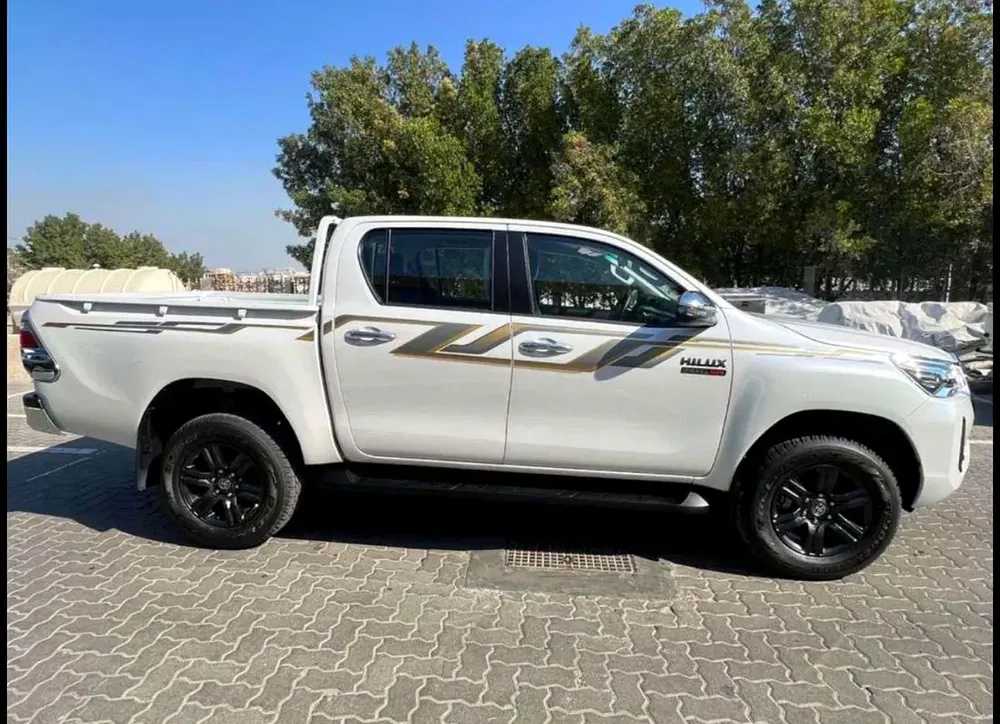 Toyota Hilux 2.4 double cab 4x4 GLX auto 
2025 - Image 4
