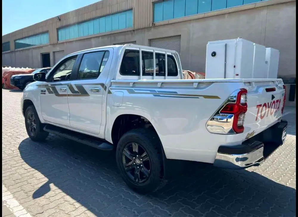 Toyota Hilux 2.4 double cab 4x4 GLX auto 
2025 - Image 6