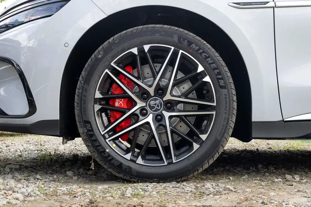 BYD HAN EV 701KM - Image 9