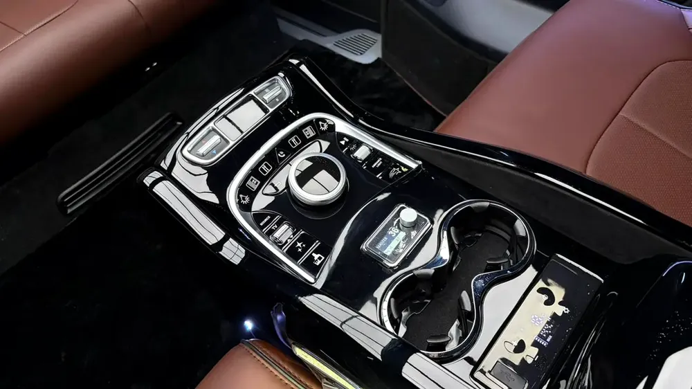 NEW ARRIVAL 2026 MODEL VIP MERCEDES GCC V300 with ADDITIONAL REAR AC - 2 Years Warranty by VLINE - Image 6
