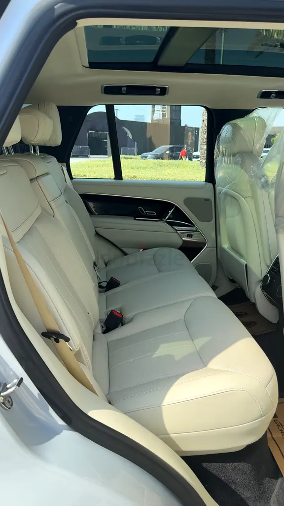 2025 Range Rover P530 SE | V8 Twin Turbo | US Specs | Full Options - Image 7