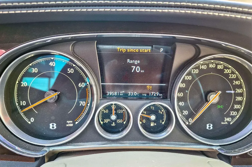 AED 3805/month | 2016 Bentley Continental Flying Spur | GCC Specs | Ref#244186 - Image 17