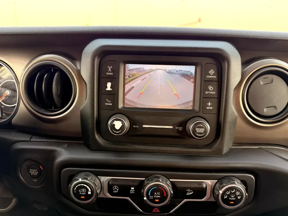 JEEP WRANGLER SPORT 4x4 Hardtop Open 2018  Full Option WELL MAINTAINED (3.6 - 6Cylinder) - Image 15