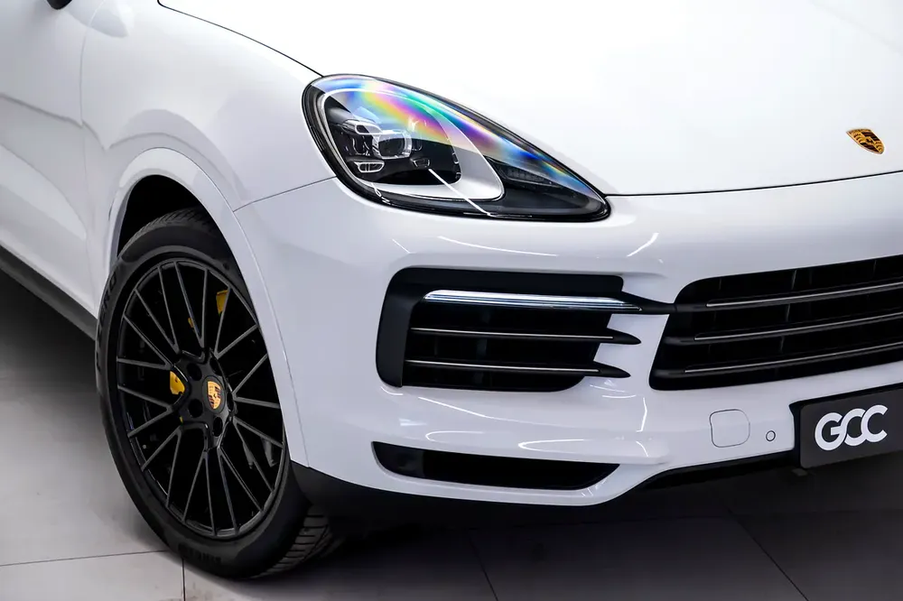 GCC SPECS AL NABOODAH WARRANTY - 2023 PORSCHE CAYENNE PLATINUM EDITION PANORAMIC ROOF - BOSE - Image 18
