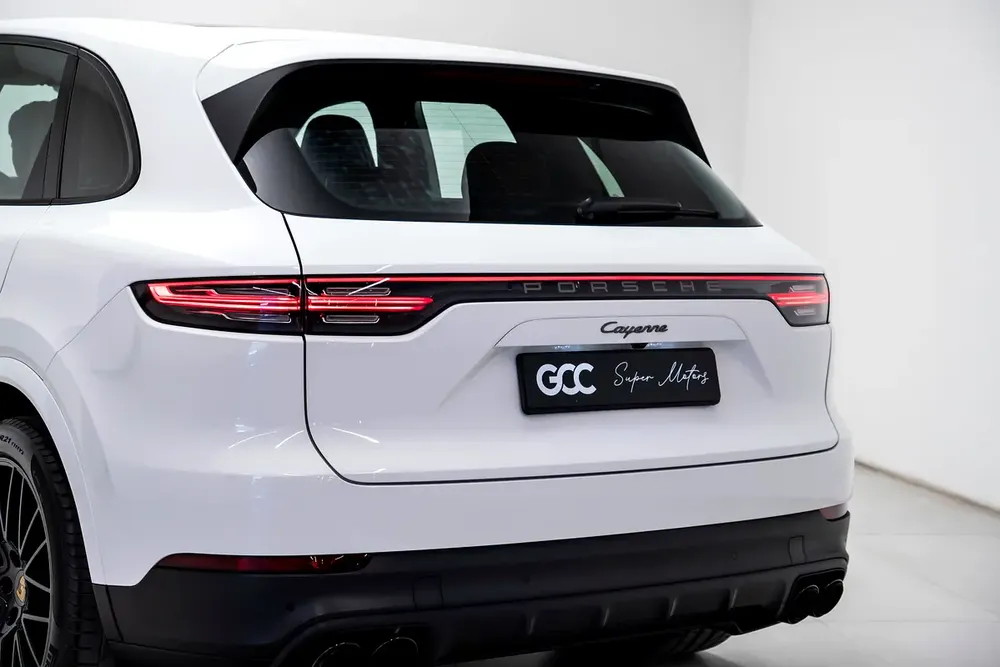 GCC SPECS AL NABOODAH WARRANTY - 2023 PORSCHE CAYENNE PLATINUM EDITION PANORAMIC ROOF - BOSE - Image 19