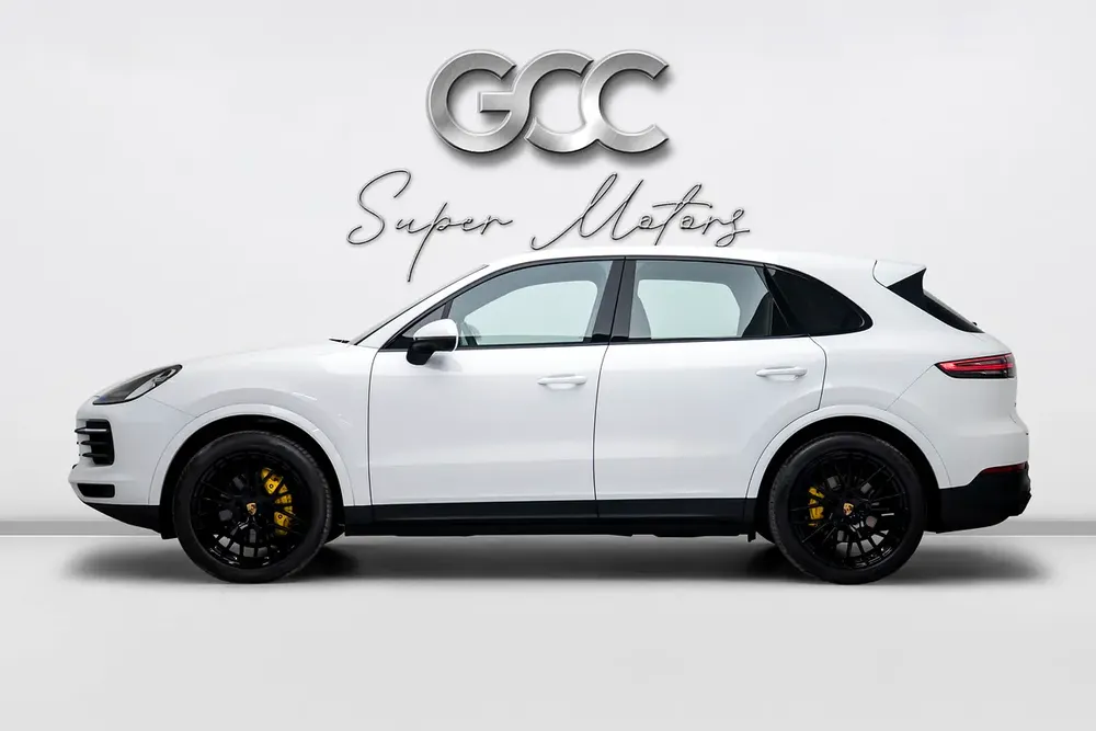 GCC SPECS AL NABOODAH WARRANTY - 2023 PORSCHE CAYENNE PLATINUM EDITION PANORAMIC ROOF - BOSE - Image 5