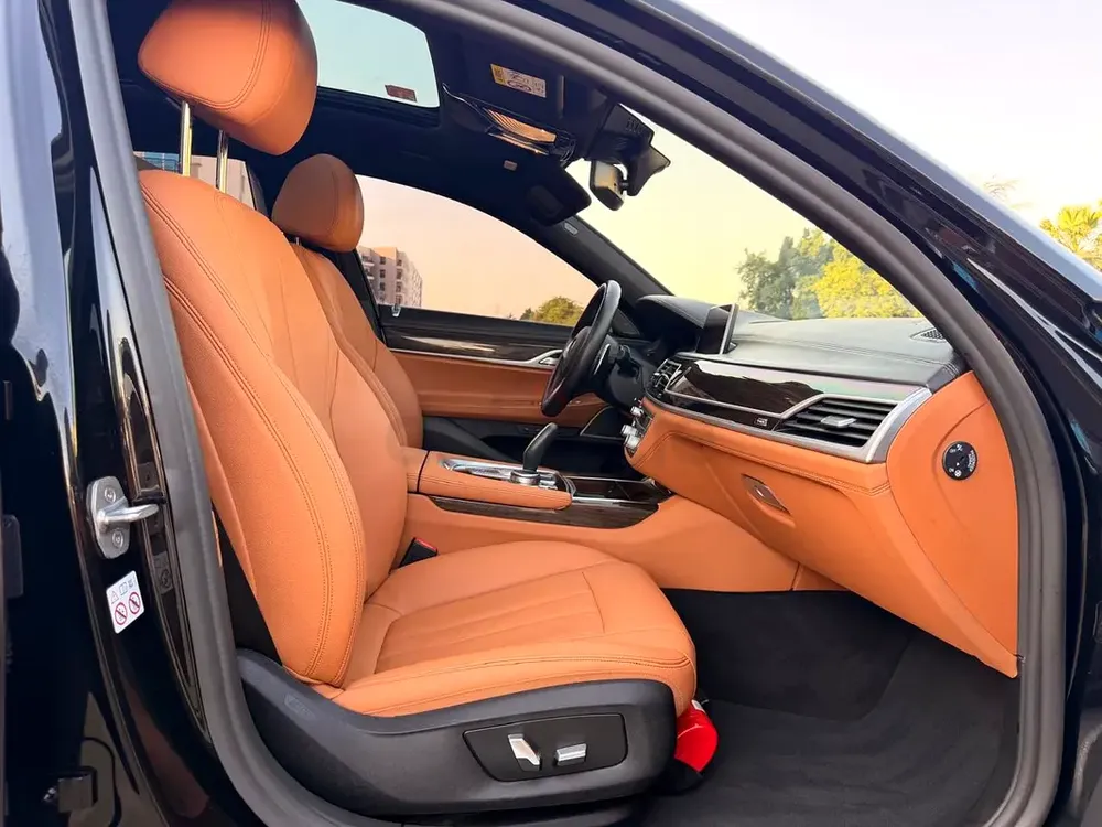 2020 BMW 7-Series 730Li Under BMW Agency warranty and free service contract - Image 10