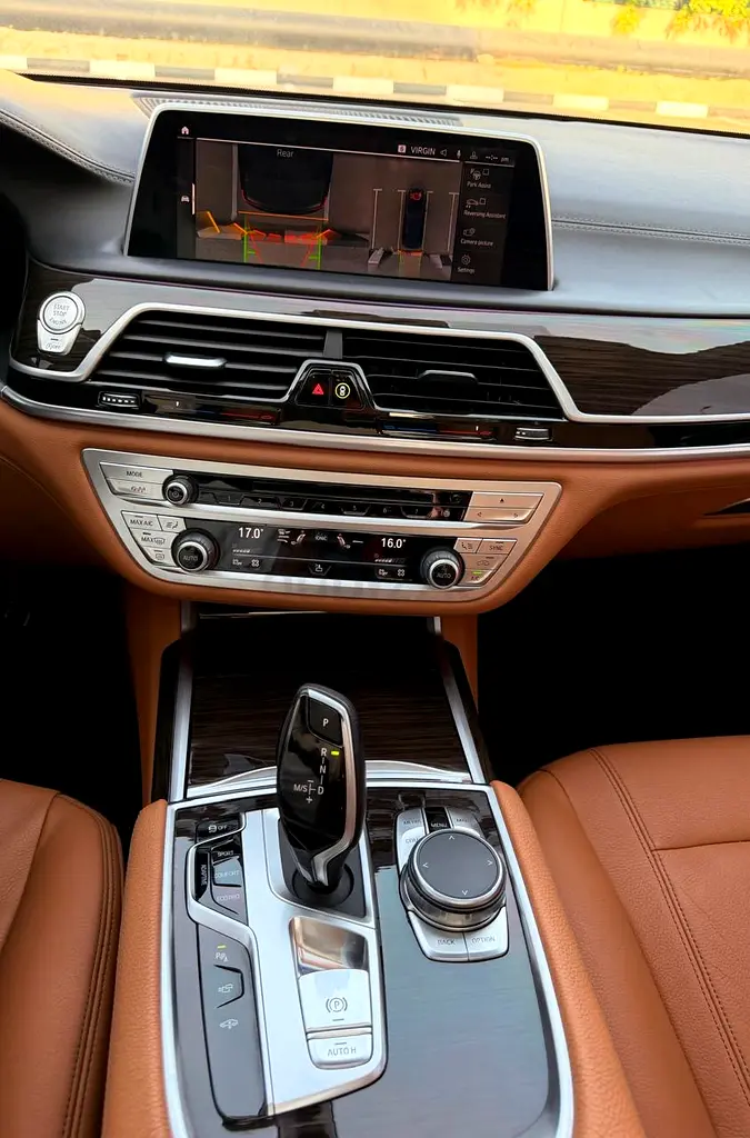 2020 BMW 7-Series 730Li Under BMW Agency warranty and free service contract - Image 15