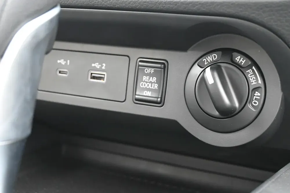 SE 2.5L 4WD With 3 Years Dealer Warranty - Image 9