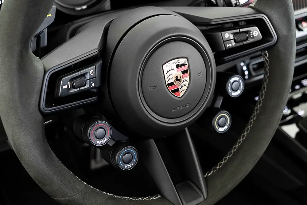 19,658 AED / 60 month’s | 20% DP | 2025 Porsche 992.1 GT3 RS / Porsche Warranty / European Spec - Image 11