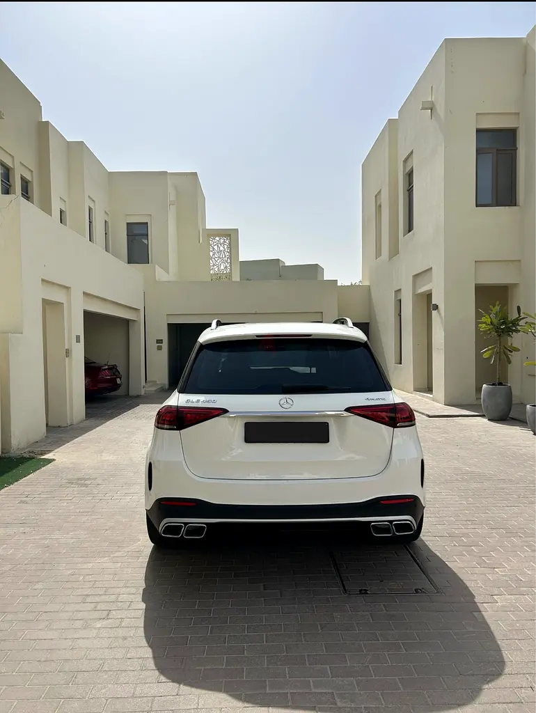 Mercedes GLE 450 - GCC Super clean - Image 4