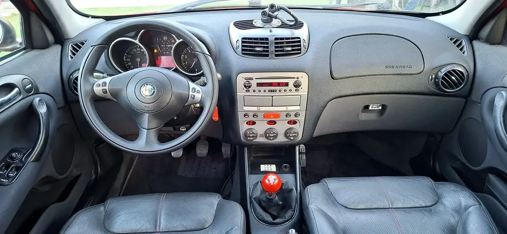 2003 Alfa Romeo 147 TOP - Japanese Specs - Pristine Condition - Image 5